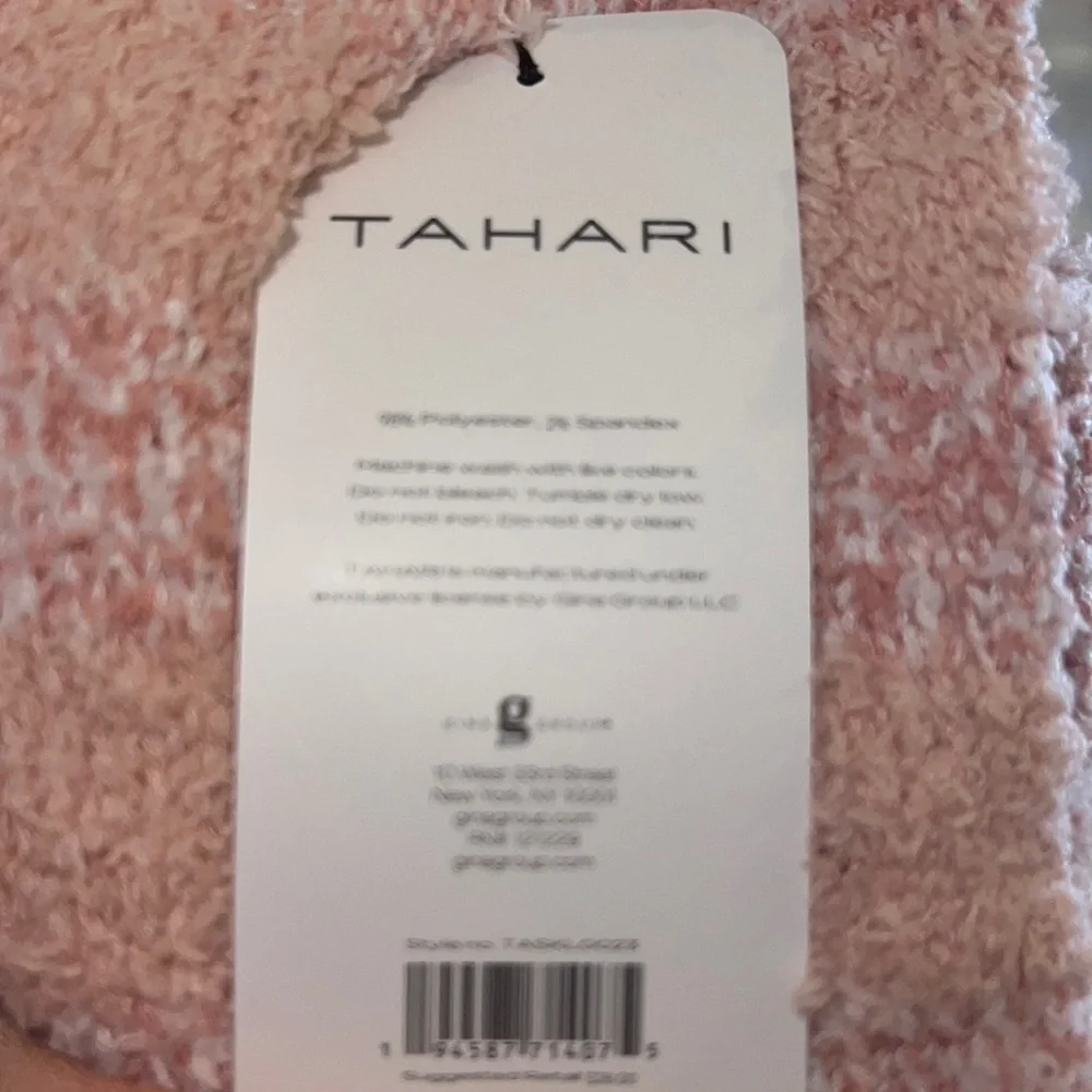 Tahari Plush Socks 4pk - Picture 4 of 4